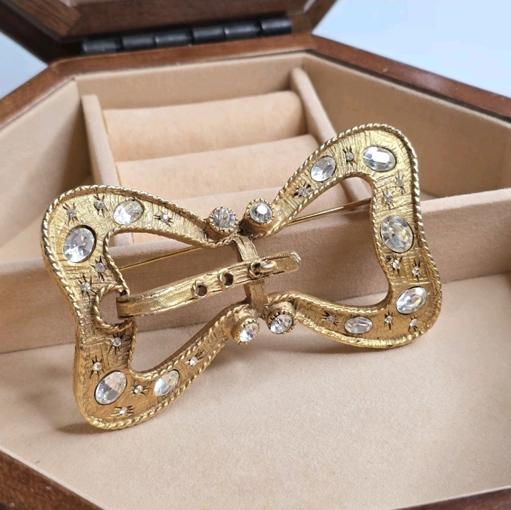 Vintage Gold Tone Bow With Rhinestones Brooch